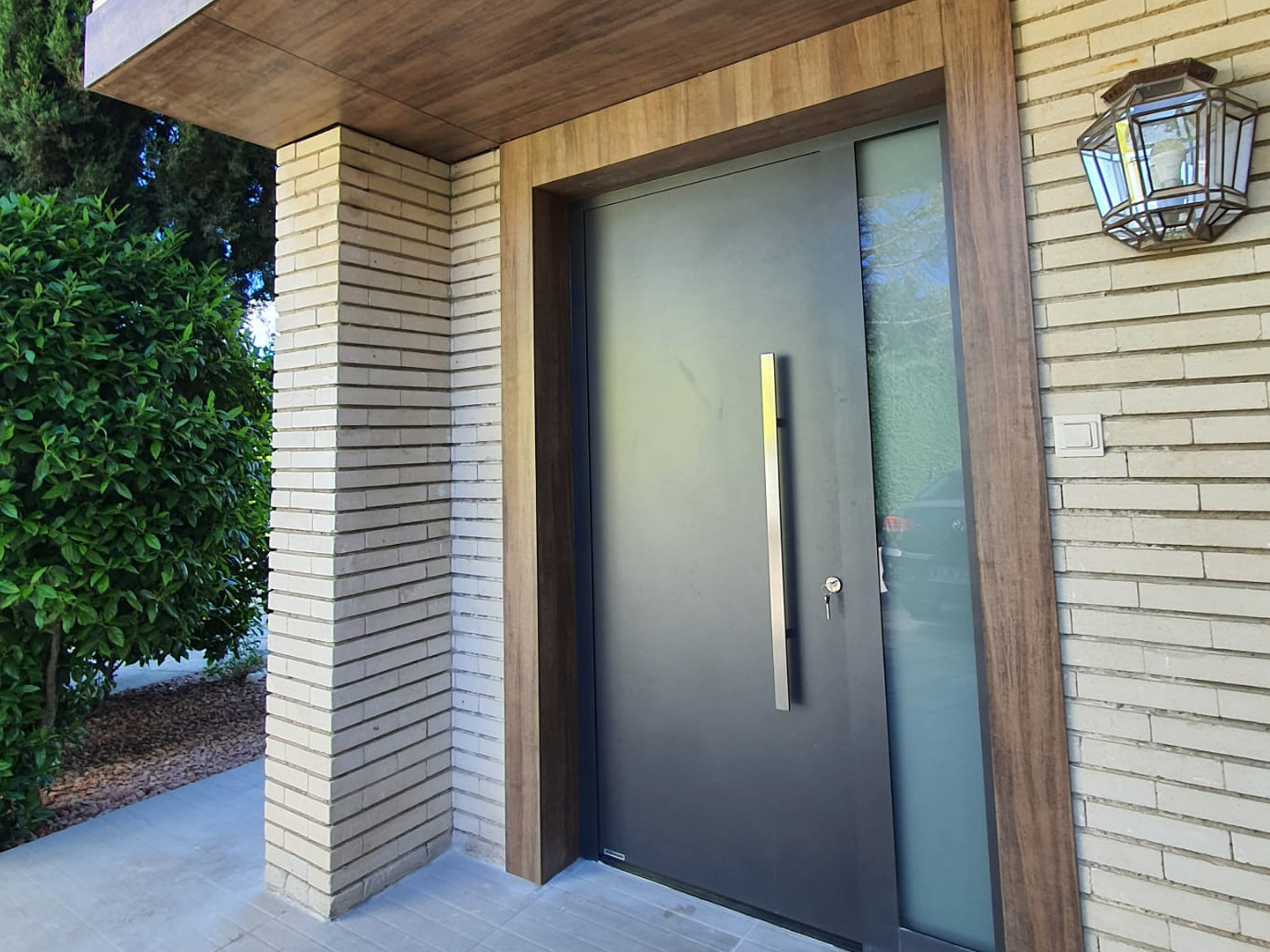 Te proponemos las puertas H&Ouml;RMANN para garantizar la seguridad en tu hogar